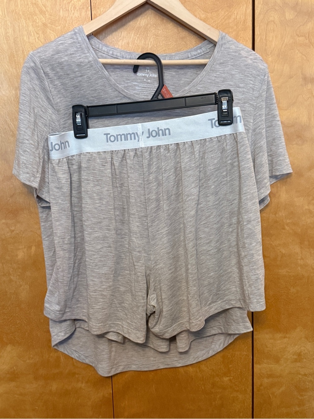 Tommy John Women’s Second Skin Pajama Set Tee & Shorts size Medium